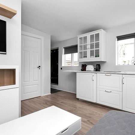 Nr10 Atelier, Tiny House Near Reykjavik Center Bagian luar foto